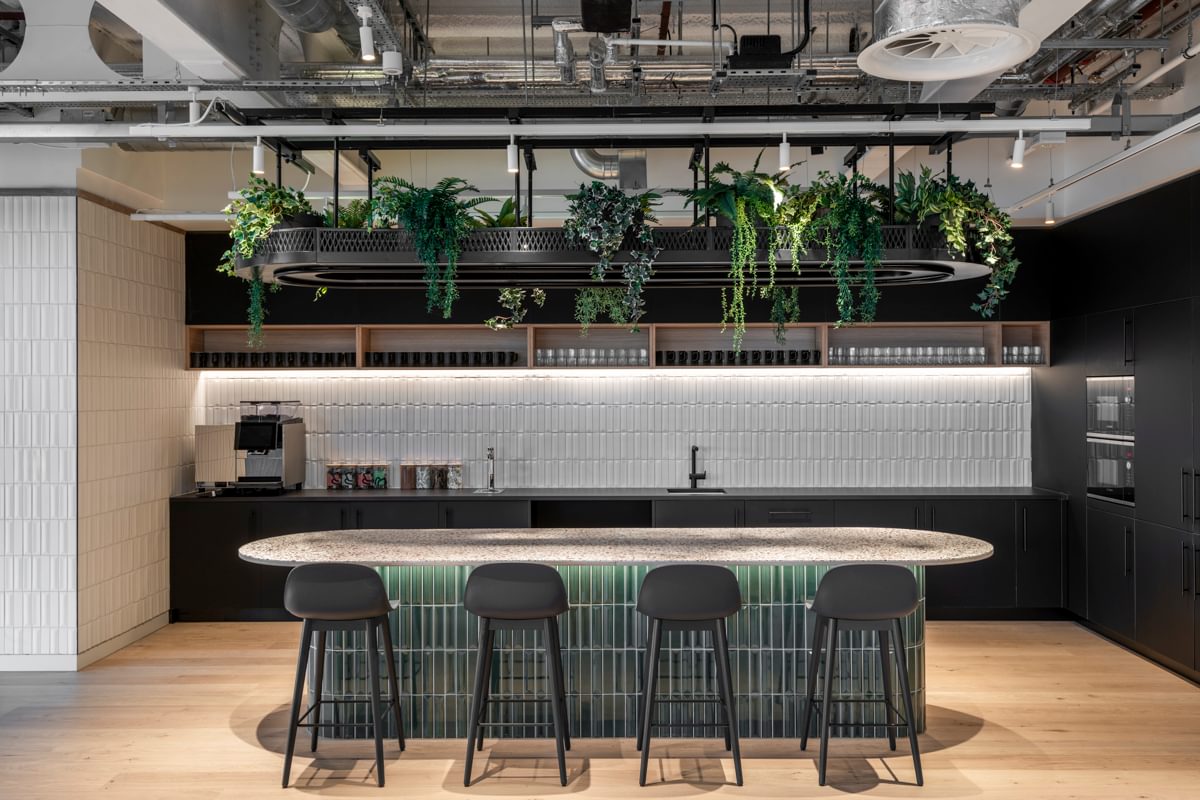 Area Deloitte Manchester Office Cuarator SMALL 14