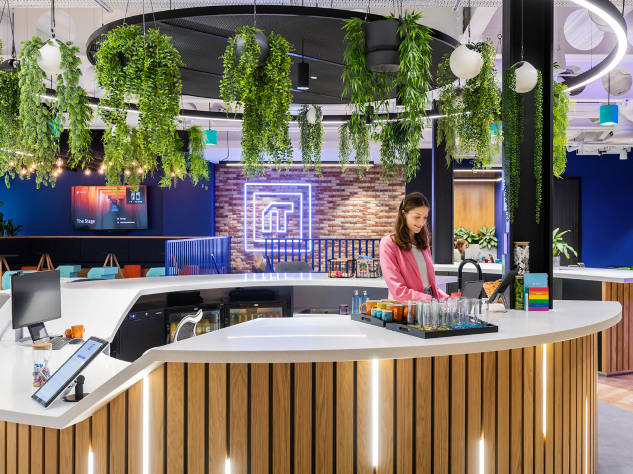 Area i Tech Media 2nd Edit Office Curator SMALL 10